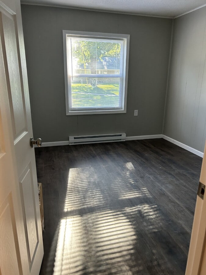 Updated apartment in Green Ridge, MO! - Updated apartment in Green Ridge, MO! Unit A3