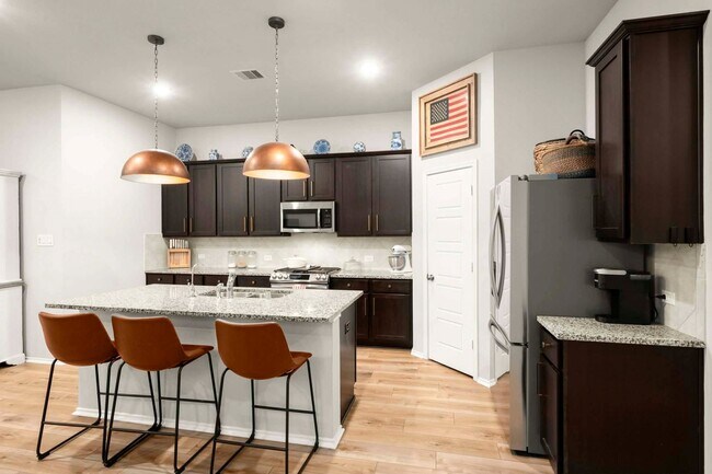 Photo - 326 Jewett Meadow Dr