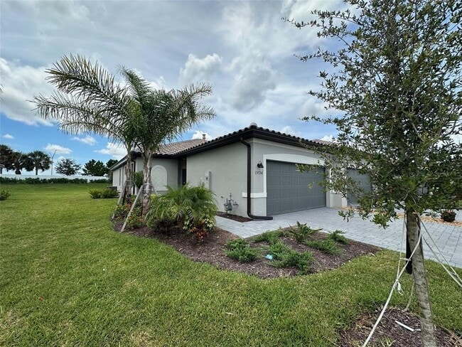 Building Photo - 15736 Sunny Day Dr Rental