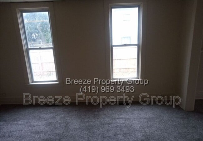 Photo - 3130 Stickney Ave