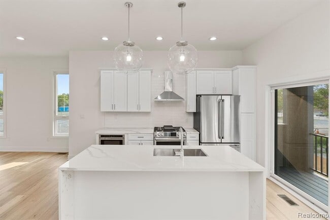 Photo - 2037 11th St Unidad 8