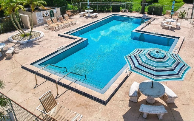 Photo - 161 Breezeway Ct