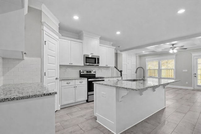 Photo - 1080 Linsmore Ave