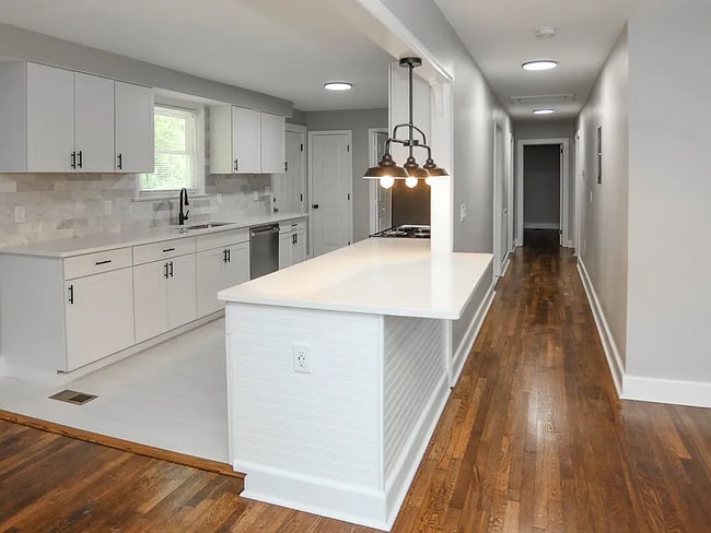 Photo - 219 Anderson Dr