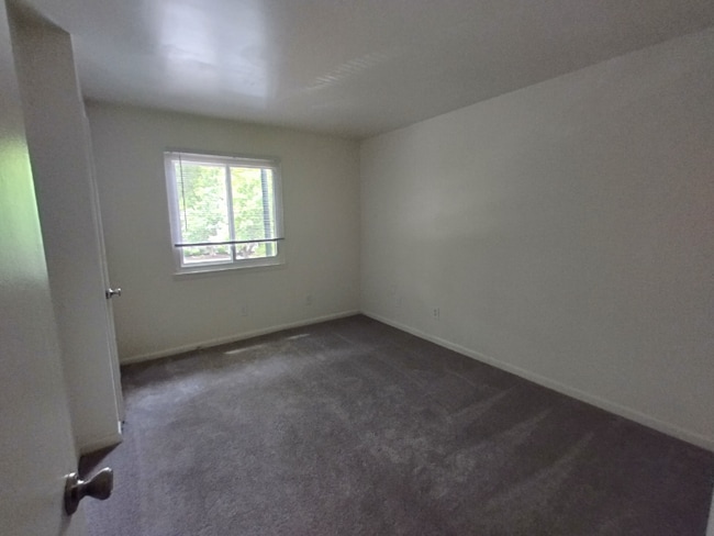 Building Photo - 600 Reusens Rd Rental