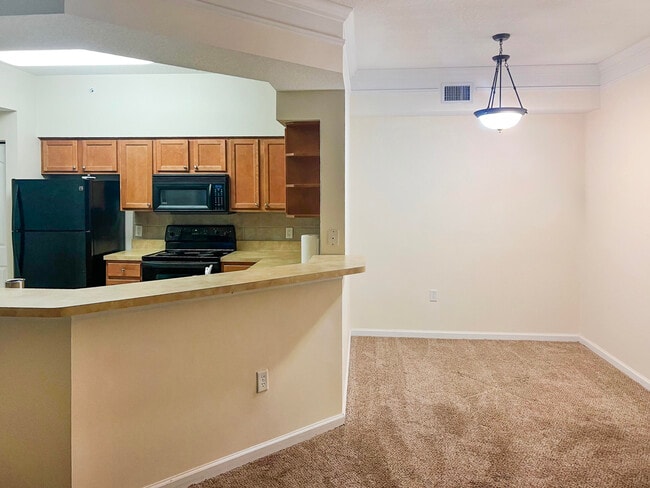 Building Photo - 9905 Baywinds Blvd Unit 2205