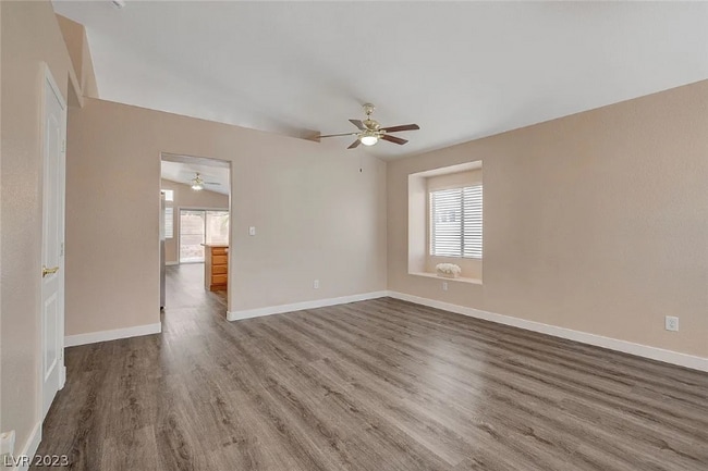 Photo - 3845 Bach Way