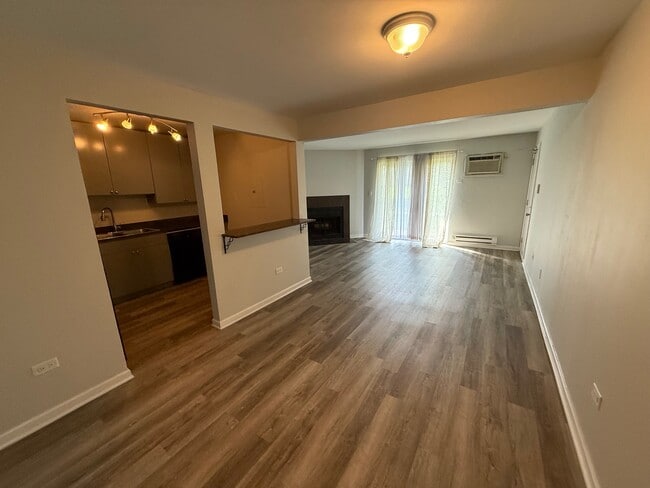 Living Room - 514 Spruce Dr Unit 1