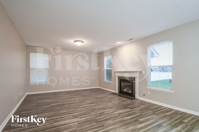 Photo - 1536 Maplewood Ln