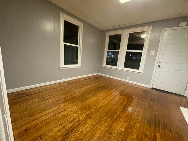Photo - 3210 E Magnolia Ave