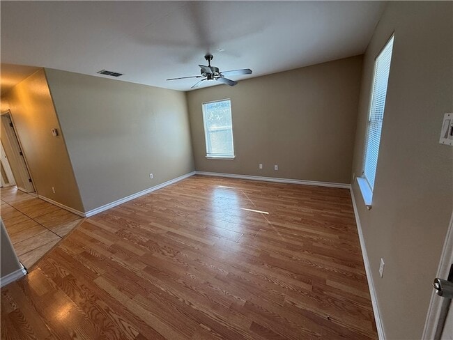 Photo - 512 Lakeside Dr