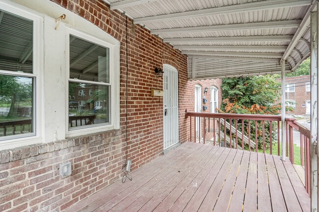 Photo - 1340 Pontiac Ave Unidad A- first fl. - basement