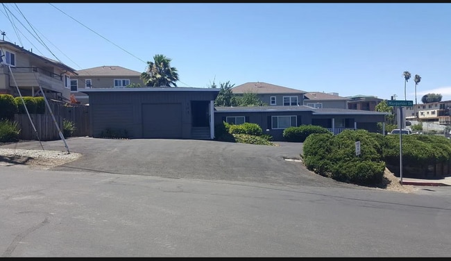 Photo - 103 Margarido Dr