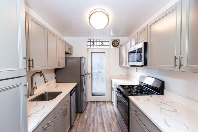 Photo - Large SW DC Townhome with Parking