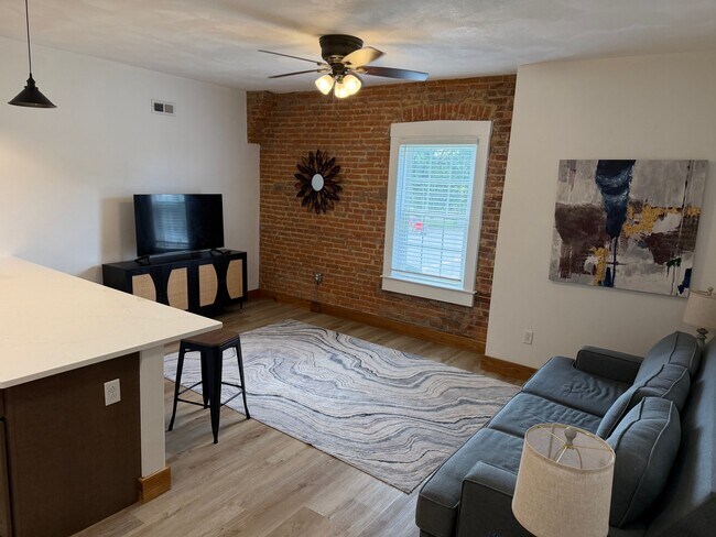 Photo - 117 Federal Aid Secondary 1780 Unit C