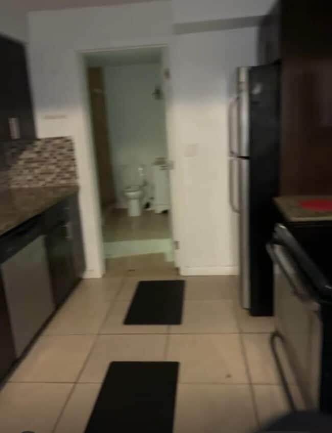 Building Photo - 2705 NW 73rd Ave