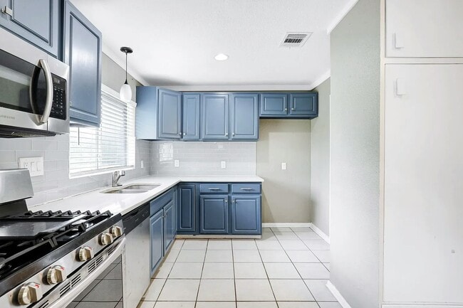 235 Saratoga Dr