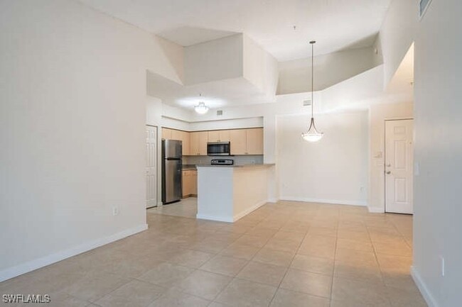 Photo - 1220 Reserve Way Unidad 305