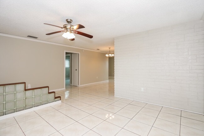 Photo - 9521 NW 25th St