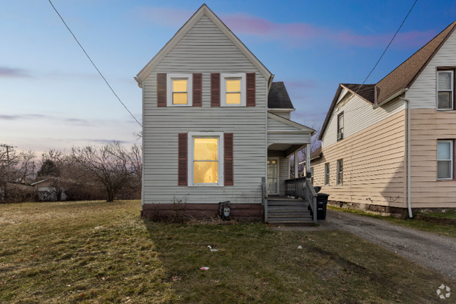 Building Photo - 9418 Easton Ave Rental