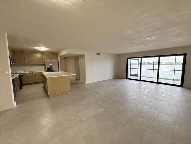 Photo - 605 Ives Dairy Rd Unit 102-7