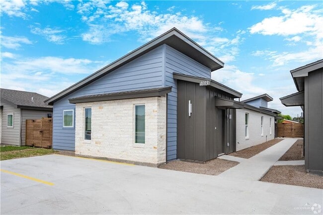 Photo - 24 Jenna Ln Unit D