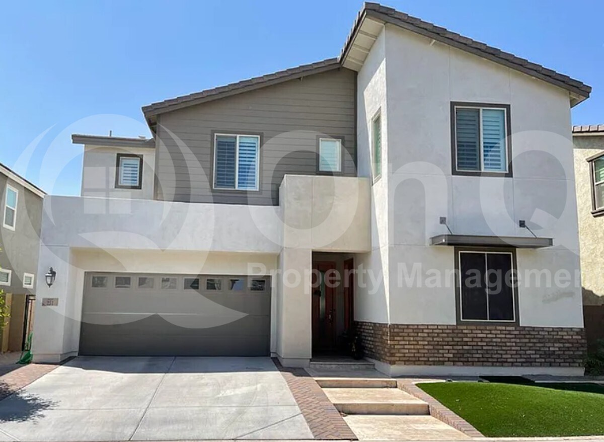 Photo - 251 E Wisteria Dr House