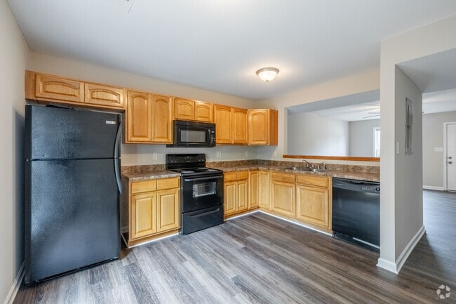 2BR, 1.5BA - 1,050SF - Kitchen - 124-125 Coyote Ct