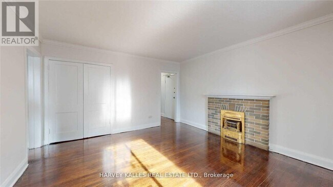 Photo - 320 Lonsdale Rd