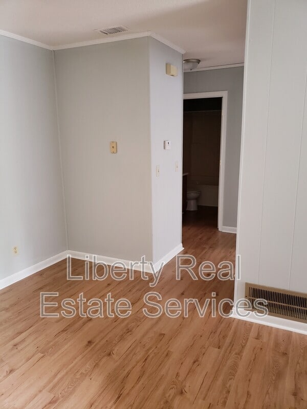 Photo - 991 Live Oak Dr