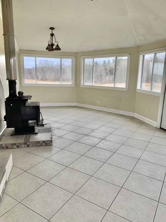 Photo - 756 Stream Rd