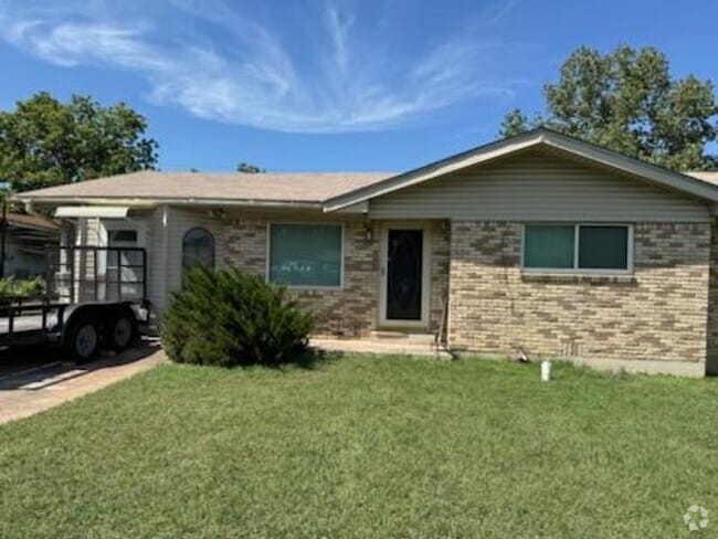 Building Photo - 109 W Robin Ln Rental