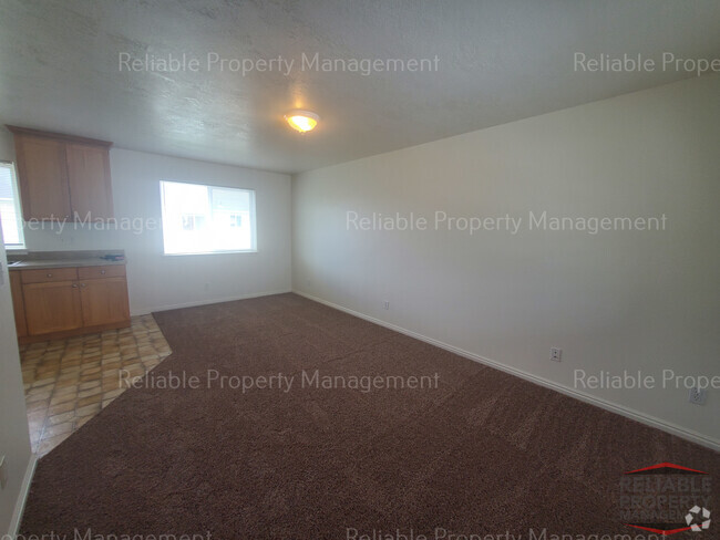 Building Photo - 3713 Deloy Dr Unit 3 Rental