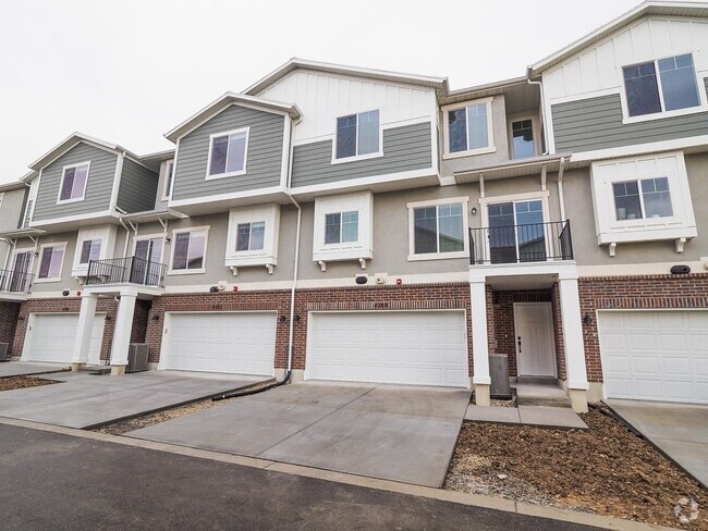 Building Photo - Great Townhome in Riverton