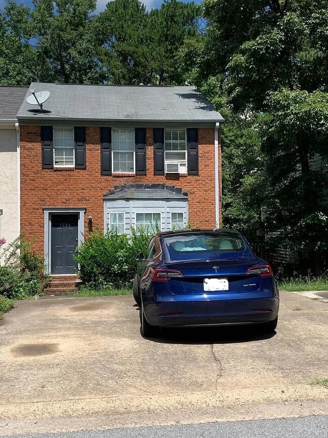 Building Photo - 1524 Cedar Bluff Trl Rental