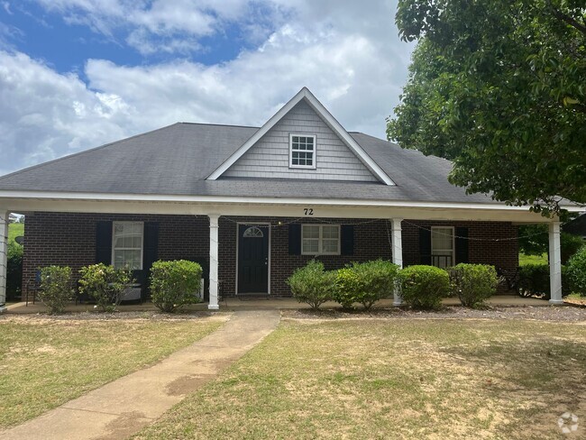 Building Photo - Available in August! Rental