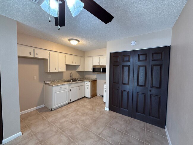 Photo - JCR1 - 2040 All Units Apartamento Unidad A (MU53)