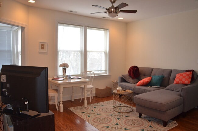 Photo - Lincoln Square luxury 2 bedroom Unit 4747-1