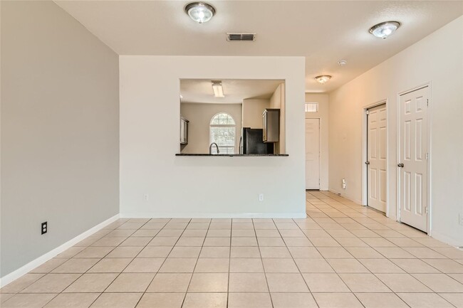 Photo - HUGE 5 BEDROOM HOME FOR RENT IN LUCKEY RAN...
