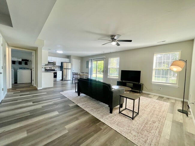 Photo - 210 White River Dr