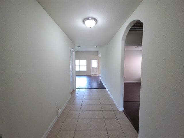 Photo - 609 Canoe Way