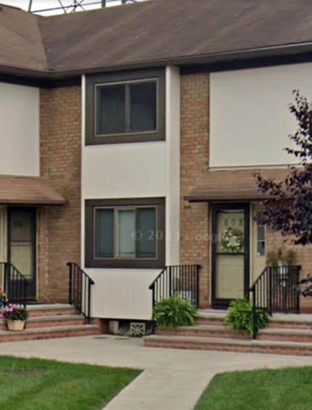 Photo - 608 Robin Rd