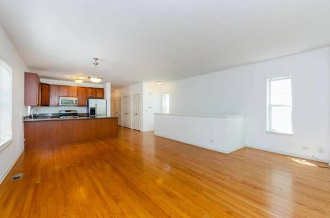 5343 W Galewood Ave Unit 2
