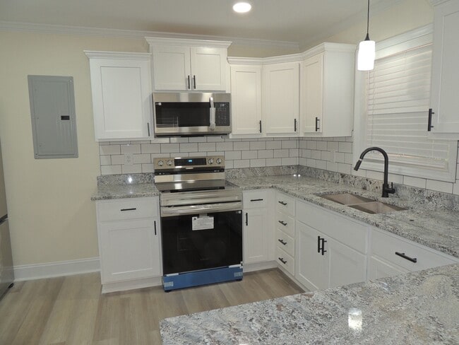 Photo - 2025 Womble Dr