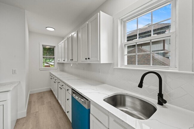 Photo - 55 Surrey St Unit 2