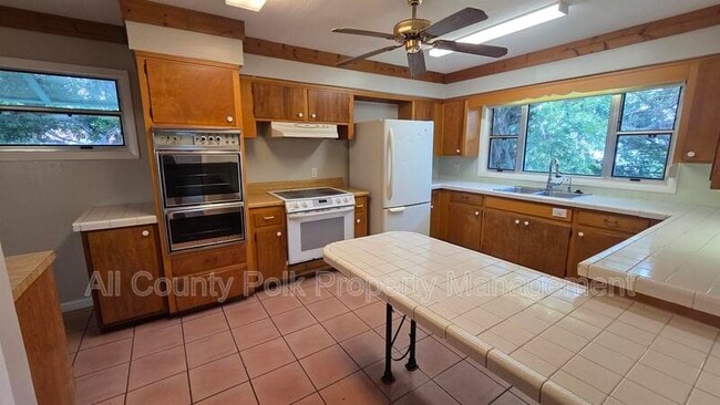 Photo - 205 Catherine Ave