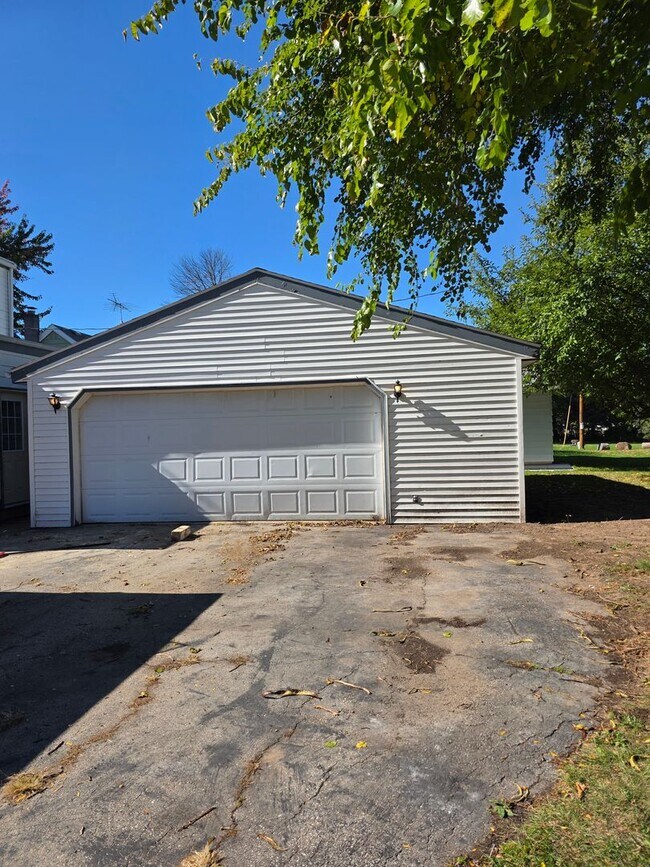Photo - 940 W Weiland Ave