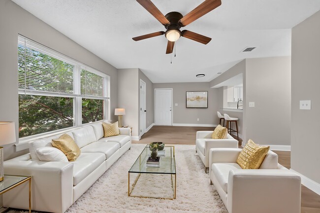 Photo - Spring Branch Apartments