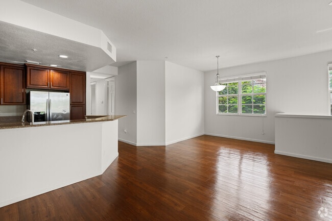 3 habitaciones, 2 baños - 1588 pies cuadrados - Comedor/Cocina - Bridgewater at Lake Osborne