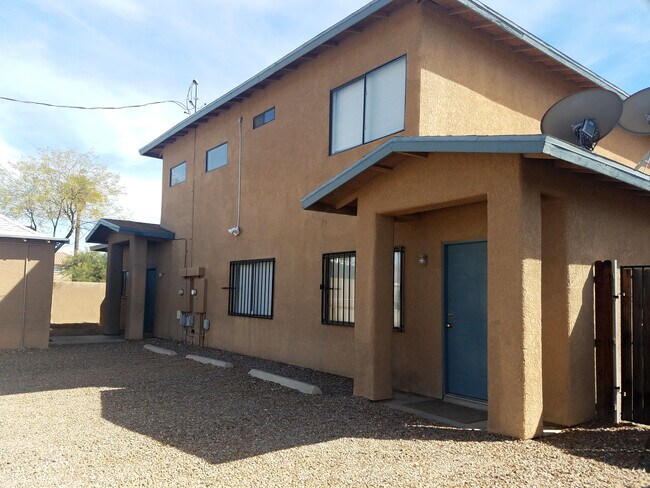 Photo - 1387 E Edison St House Unit #2 8 Bed 7 bath